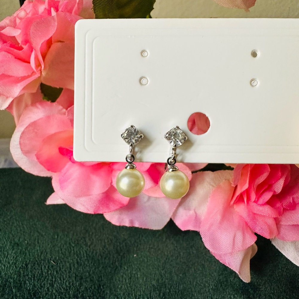 Vintage Marvella Faux Pearl & Rhinestone Drop Clip on Earrings